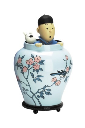 TENTEN - THE BLUE LOTUS 17cm. RESIN VASE