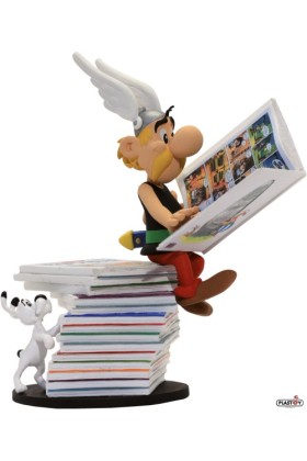 ASTERIX STACK OF COMICS STATUE